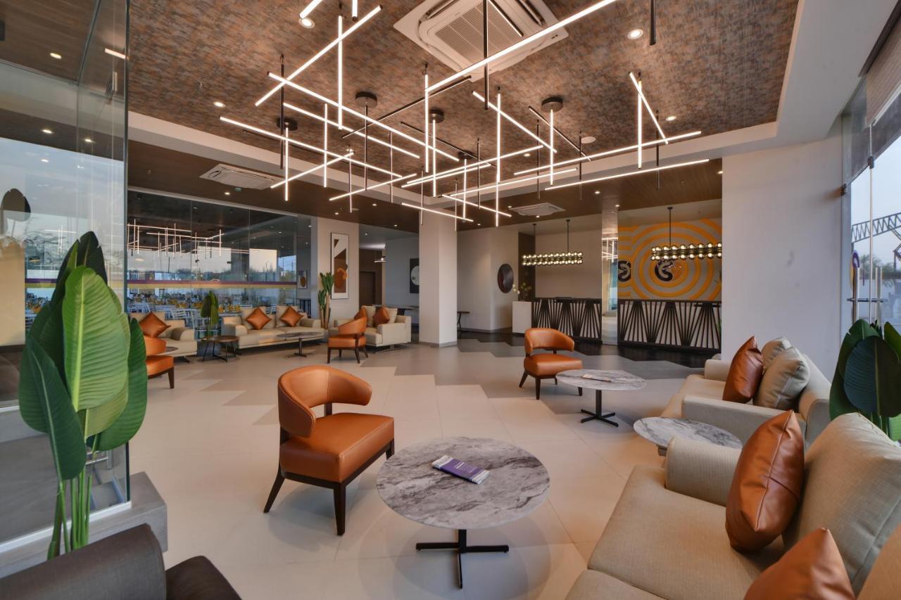 Click Hotel Pithampur Mhow Zewnętrze zdjęcie