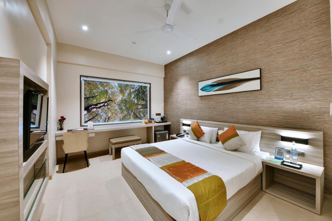 Click Hotel Pithampur Mhow Zewnętrze zdjęcie
