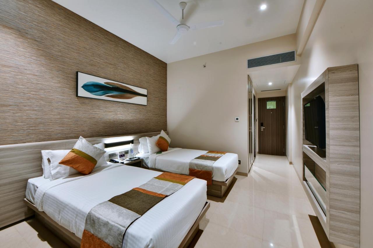 Click Hotel Pithampur Mhow Zewnętrze zdjęcie