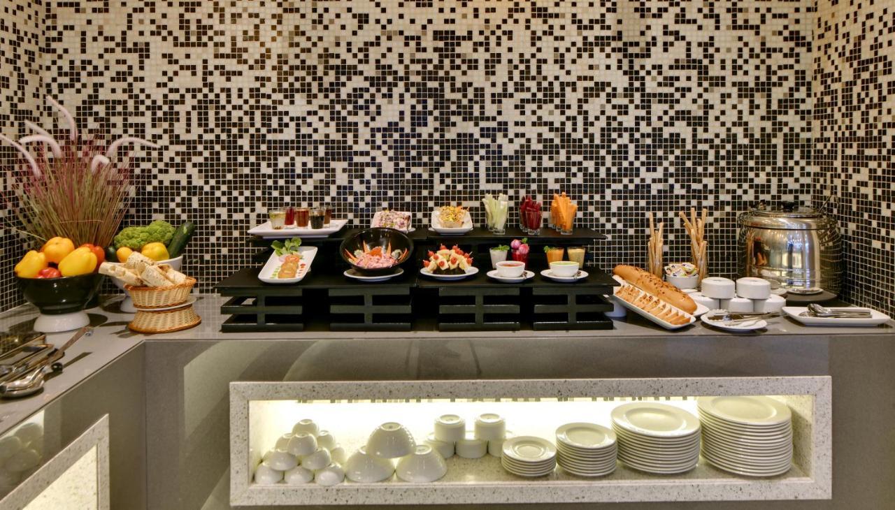 Click Hotel Pithampur Mhow Zewnętrze zdjęcie
