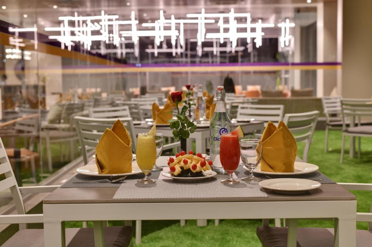Click Hotel Pithampur Mhow Zewnętrze zdjęcie
